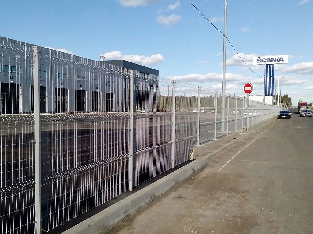 Секция ОПТИМА из прутка 4 мм, 2535x1730 с ячейкой 55х200 RAL6005 (зеленый)